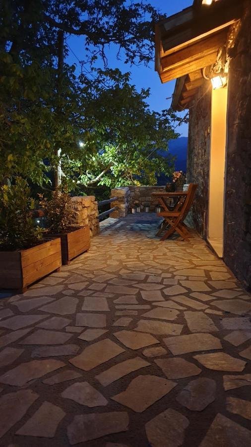 The House In The Cobbled Road Chalet Karpenísion